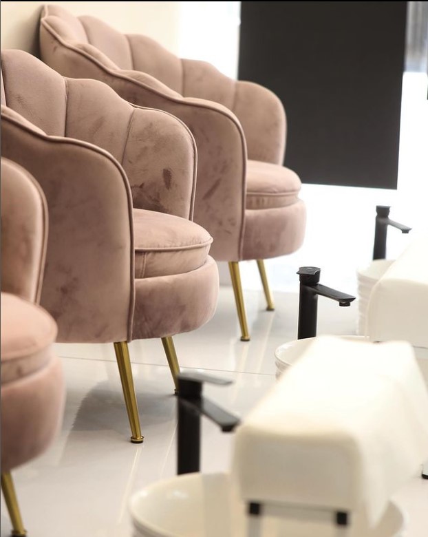 עיצוב מכון מני-פדי רעננה